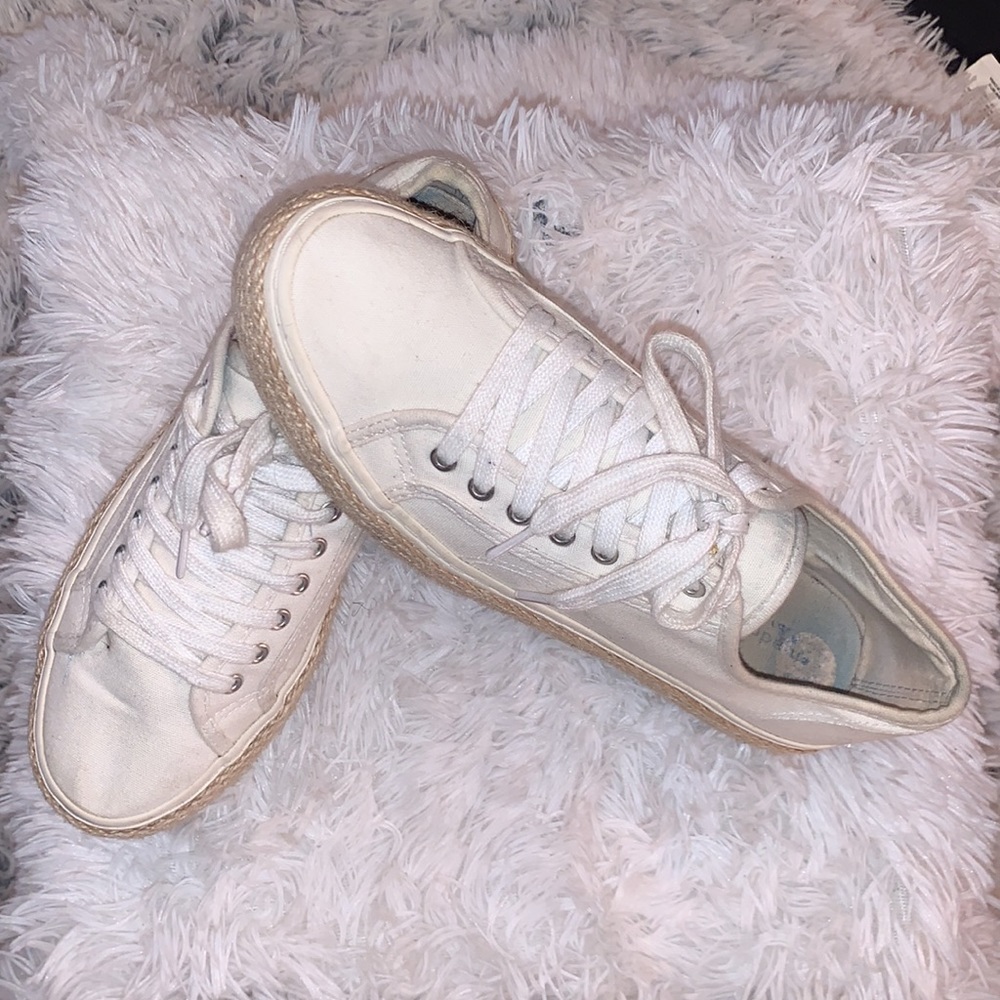 ✨WOMEN’S CREAM MADDEN GIRL SHOES 👟